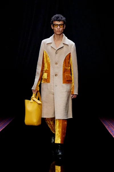 Look 47